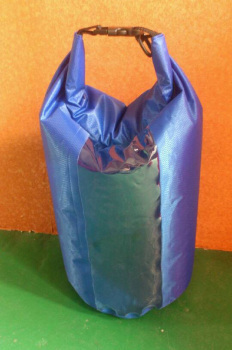 210T格子布窗口PVC涂层户外防水袋 5L漂流袋的全能防护与实用体验